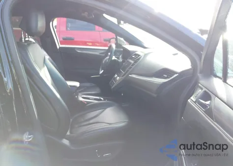 2019 Lincoln Mkc Standard z USA, uszkodzony, nr VIN 5LMCJ1C92KUL39647